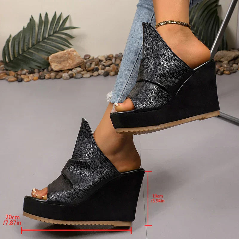 Valeria Platform Sandal